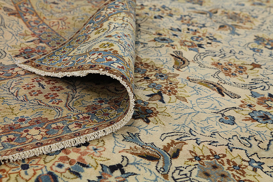 Isfahan - Antique Persian Rug 318x233 - Picture 4