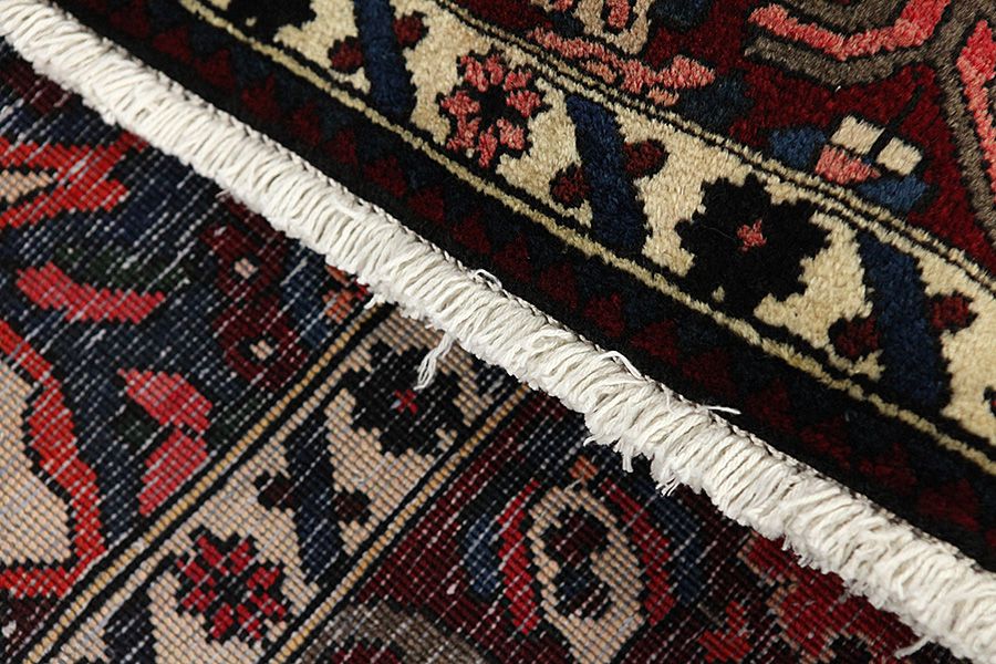 Bakhtiari Persian Rug 366x264 - Picture 5