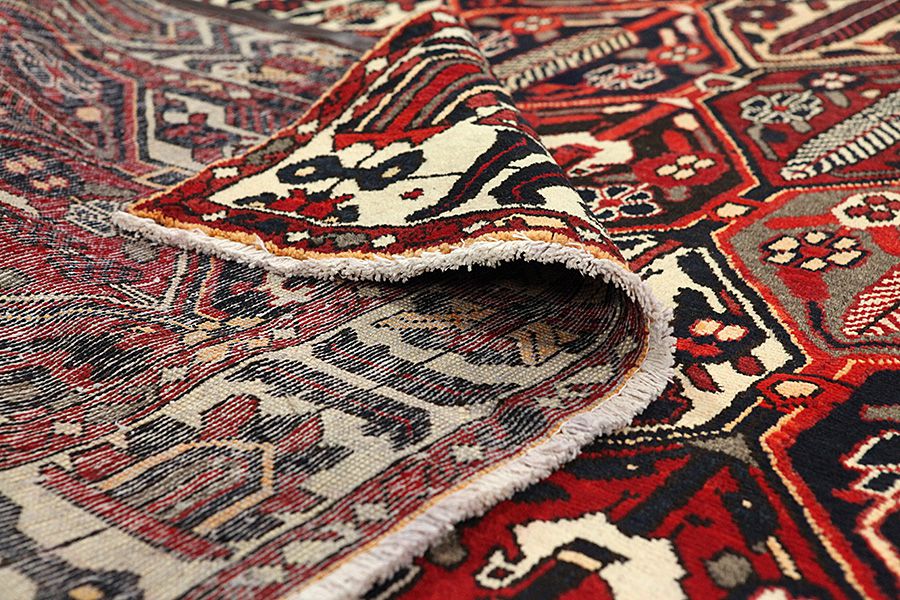 Bakhtiari Persian Rug 294x211 - Picture 4