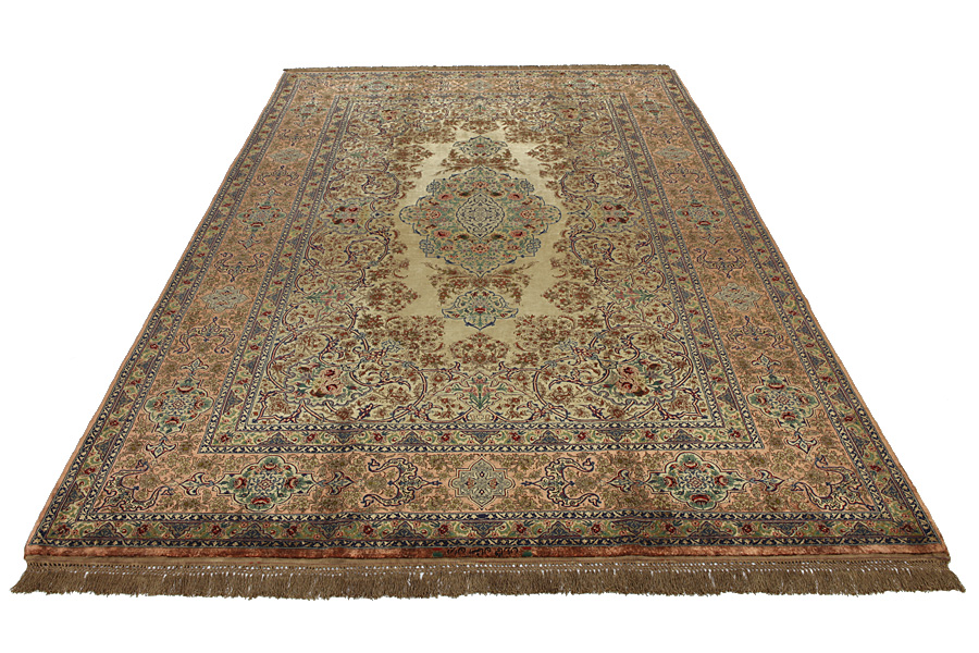 Isfahan Persian Rug 307x202 - Picture 3