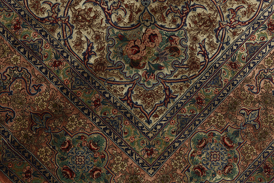 Isfahan Persian Rug 307x202 - Picture 7
