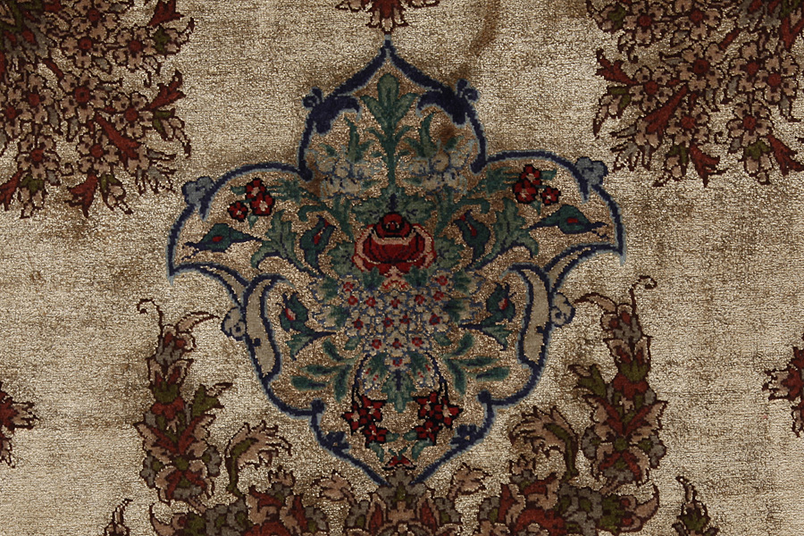 Isfahan Persian Rug 307x202 - Picture 9