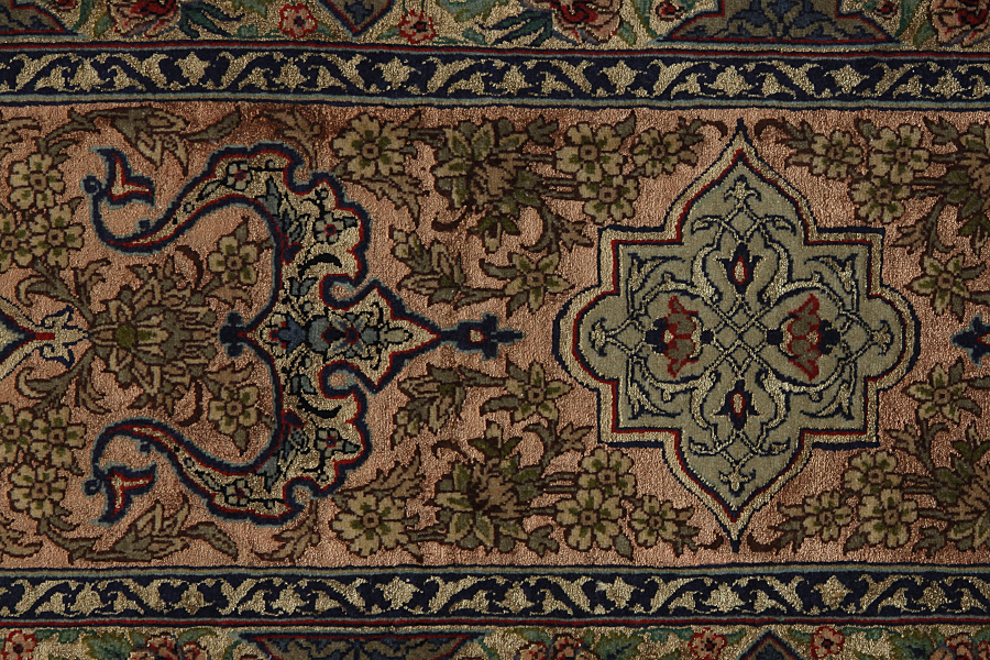 Isfahan Persian Rug 307x202 - Picture 14