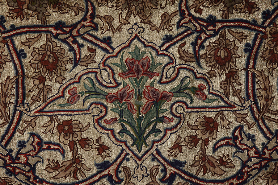 Isfahan Persian Rug 307x202 - Picture 15