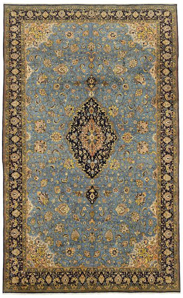 Isfahan Persian Rug 560x325