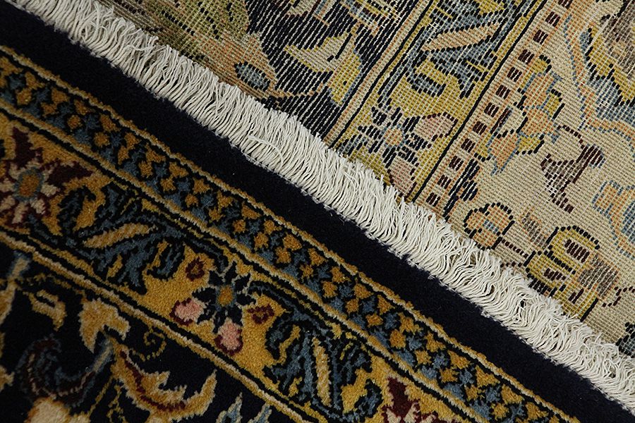 Isfahan Persian Rug 560x325 - Picture 5