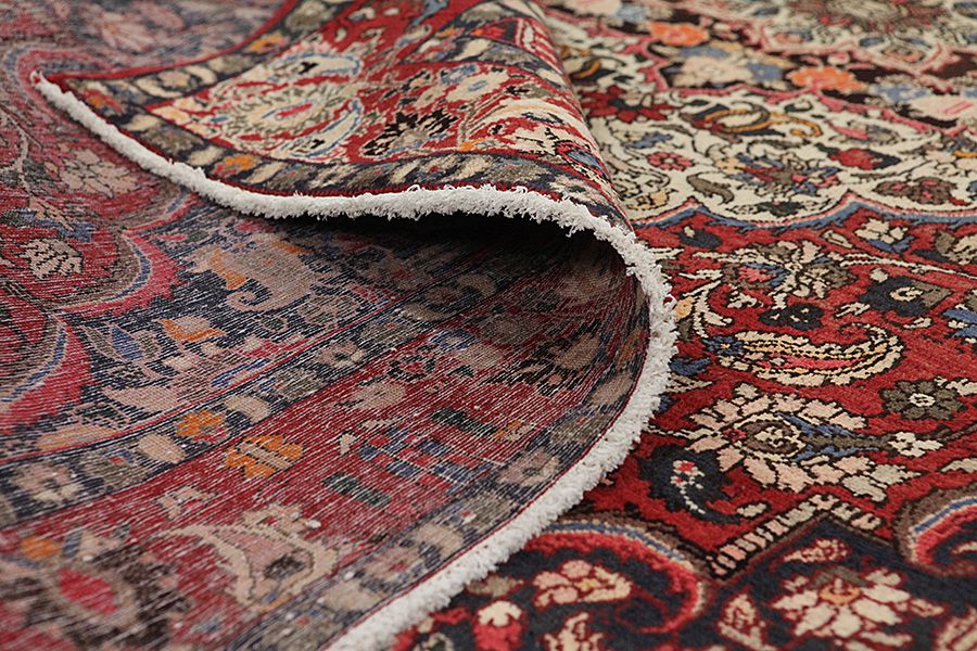 Bakhtiari Persian Rug 318x207 - Picture 4